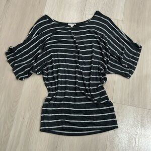 Zenana outfitters Dark grey white strip size small/medium